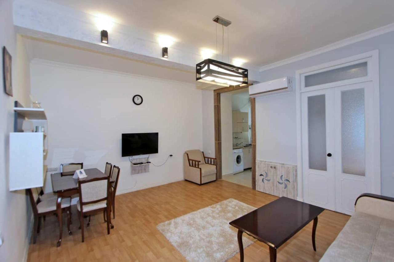 Sunny Apartment In The Center เยเรวาน ภายนอก รูปภาพ